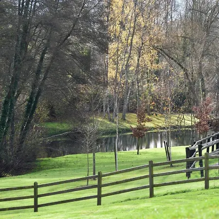 Casa de Férias Le Pressoir Et Ses Ecuries - 19km De Deauville